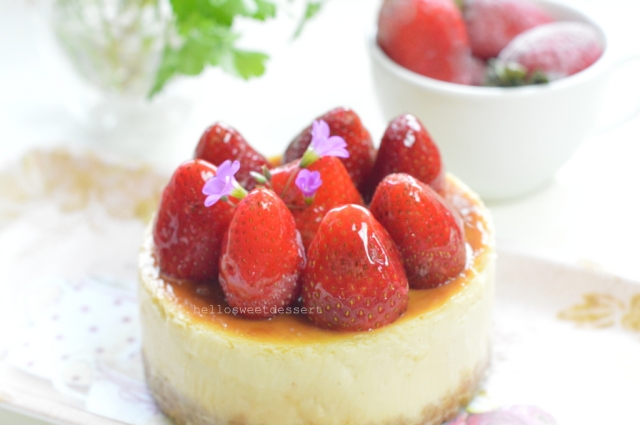 baked cheesecake@strabwrry coulis