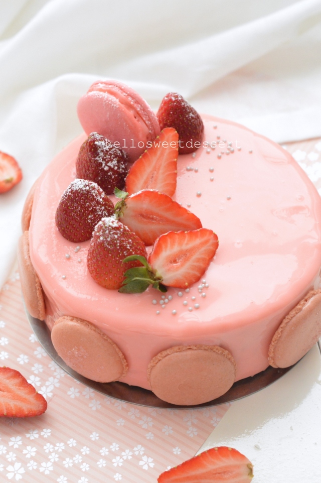 Strawberry white chocolate mousse cake 4