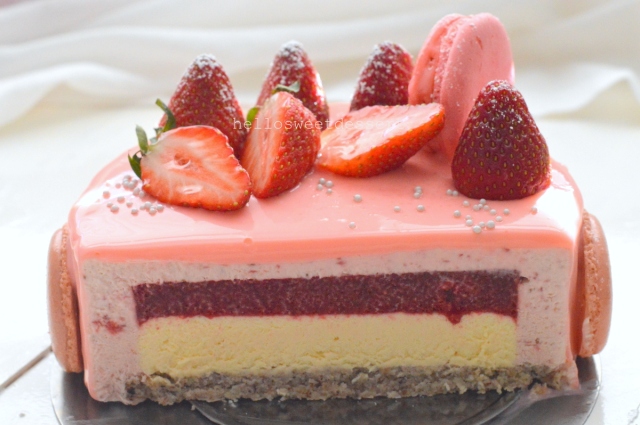 Strawberry white chocolate mousse cake 8