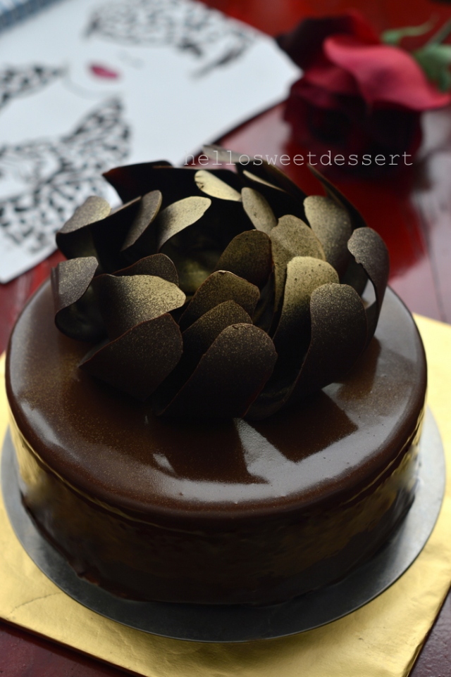 Coffee mousse chocolate cake1